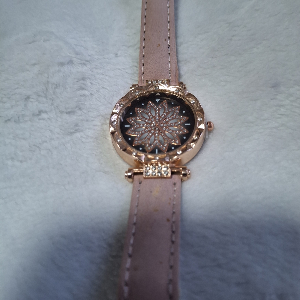 Elegant Rose Gold Watch with Pink Strap